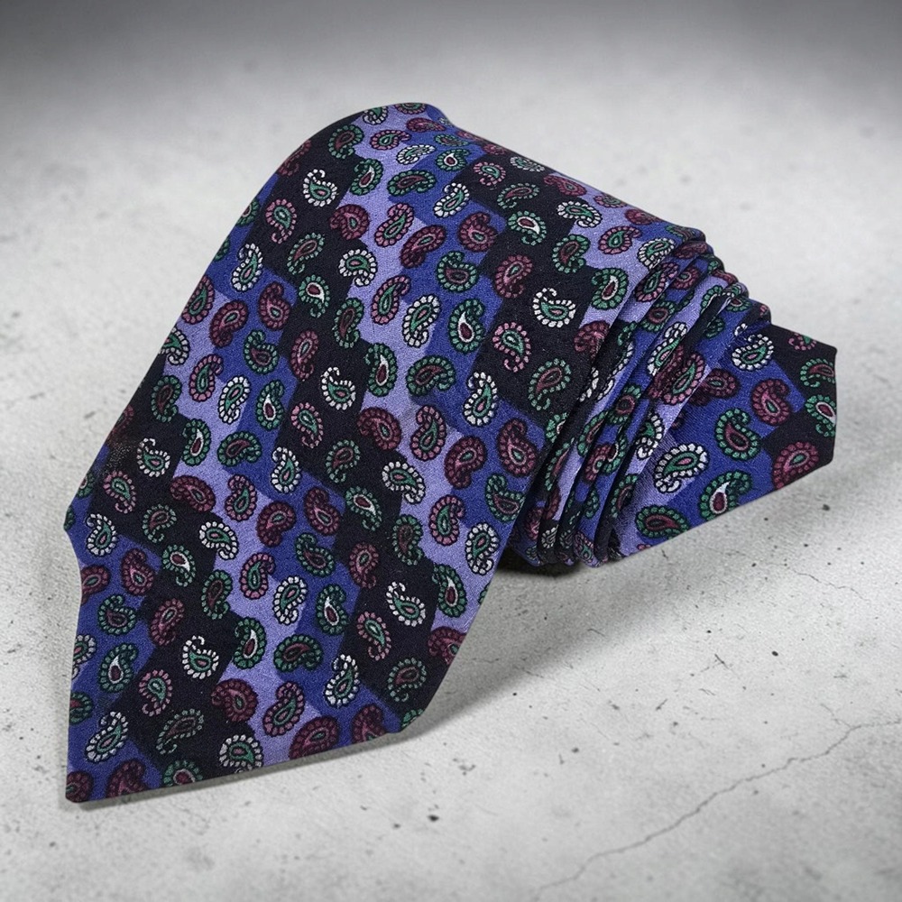 V2 by Versace Mens Silk Tie Blue Purple Paisley Made in Italy 57x3.75 Italy